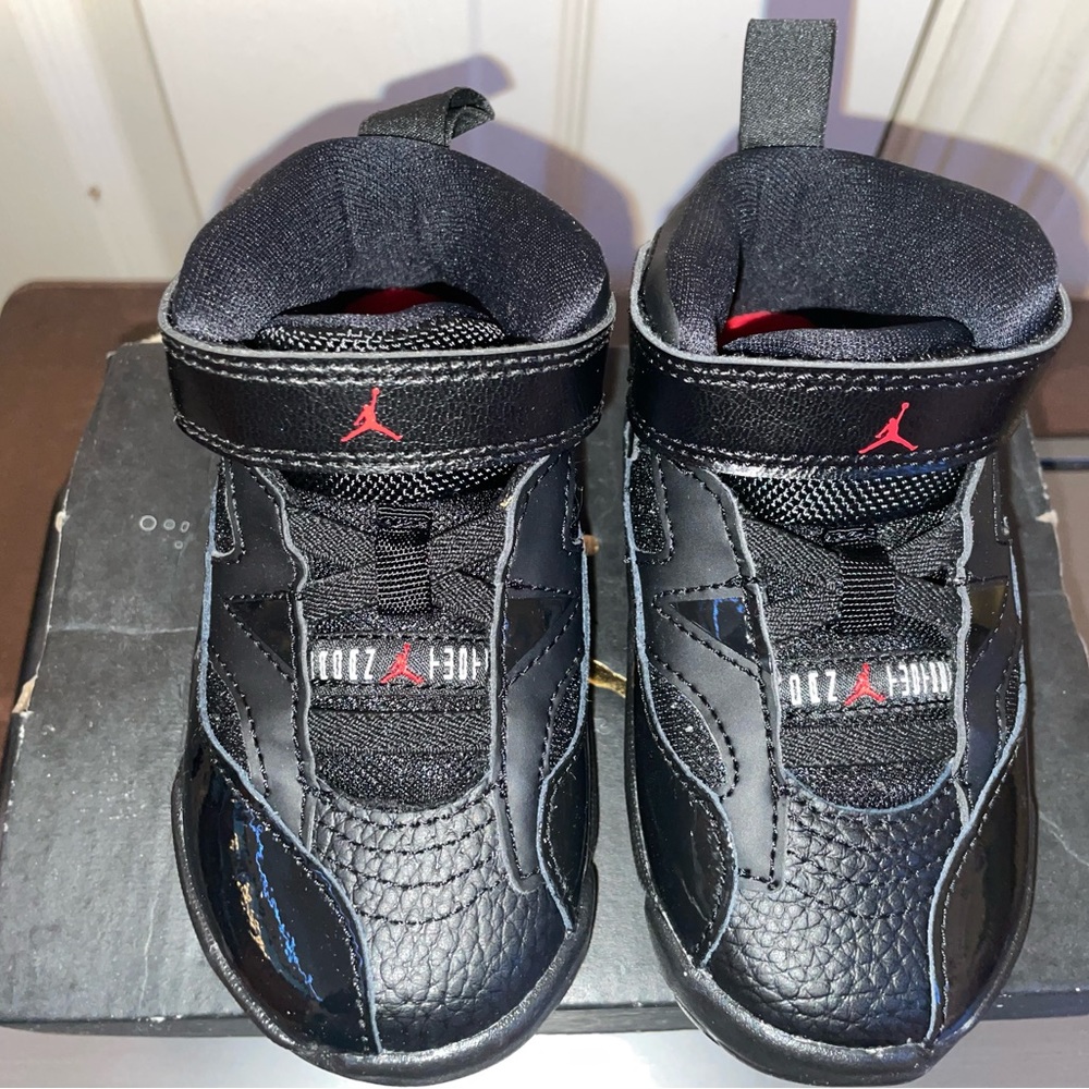 Jordan 12 Retro